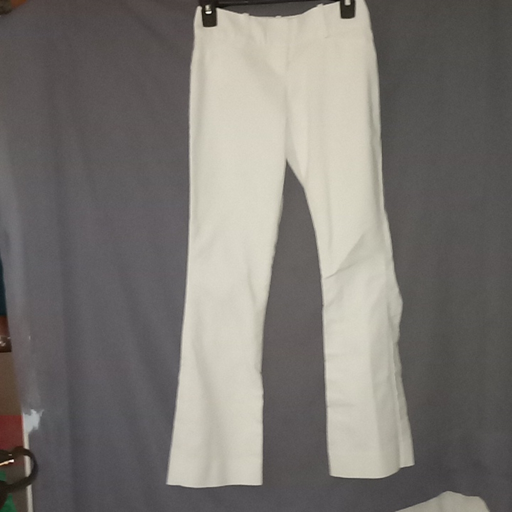 White skacks